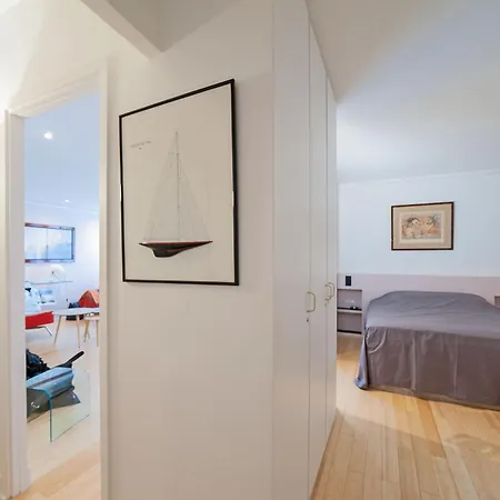 Apartment Large Pleasant Alcove In Center