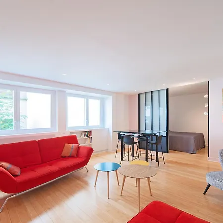 Large Pleasant Alcove In Center * Paris